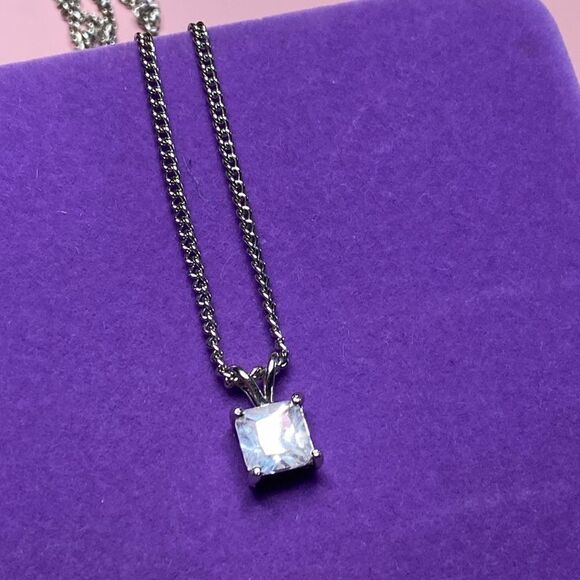 💛 Classic Stainless Steel Princess Cut Crystal Solitaire Necklace - Picture 2 of 7